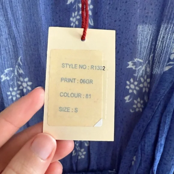 Elegant Blue Floral Maxi Dress - Picture 7 of 9